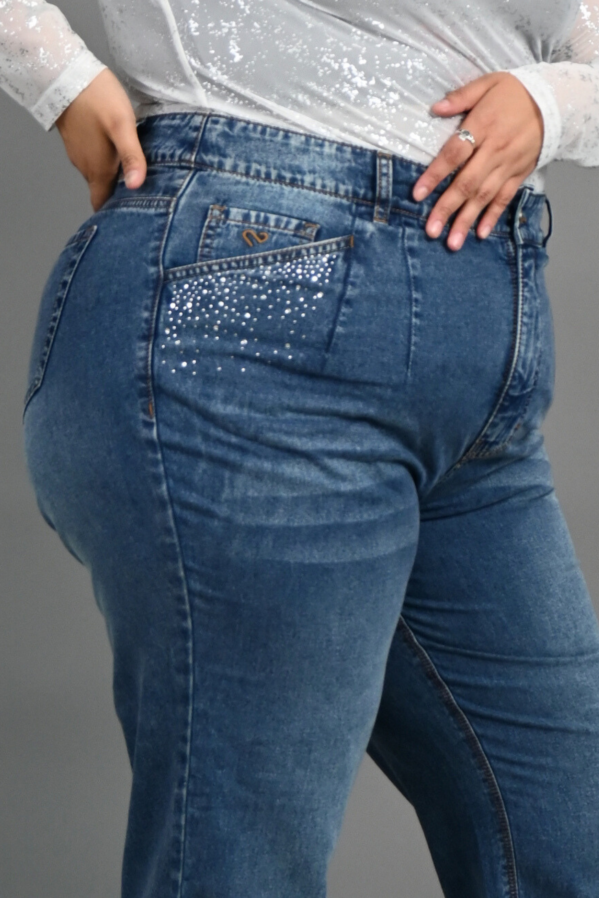 Jeans Slouchy Emilia Strass Cenizo