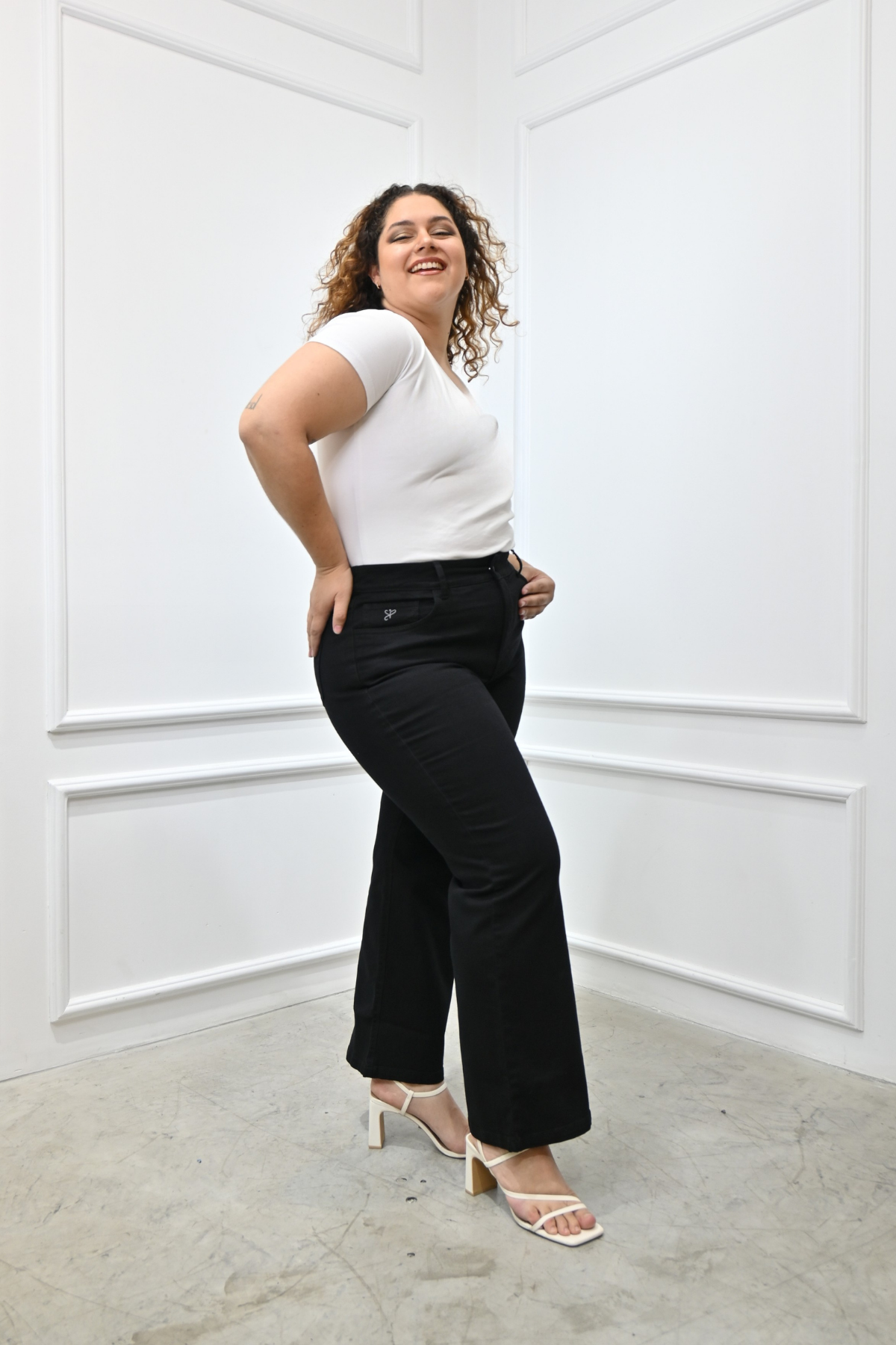 Jeans Wide Leg Arelis Negro